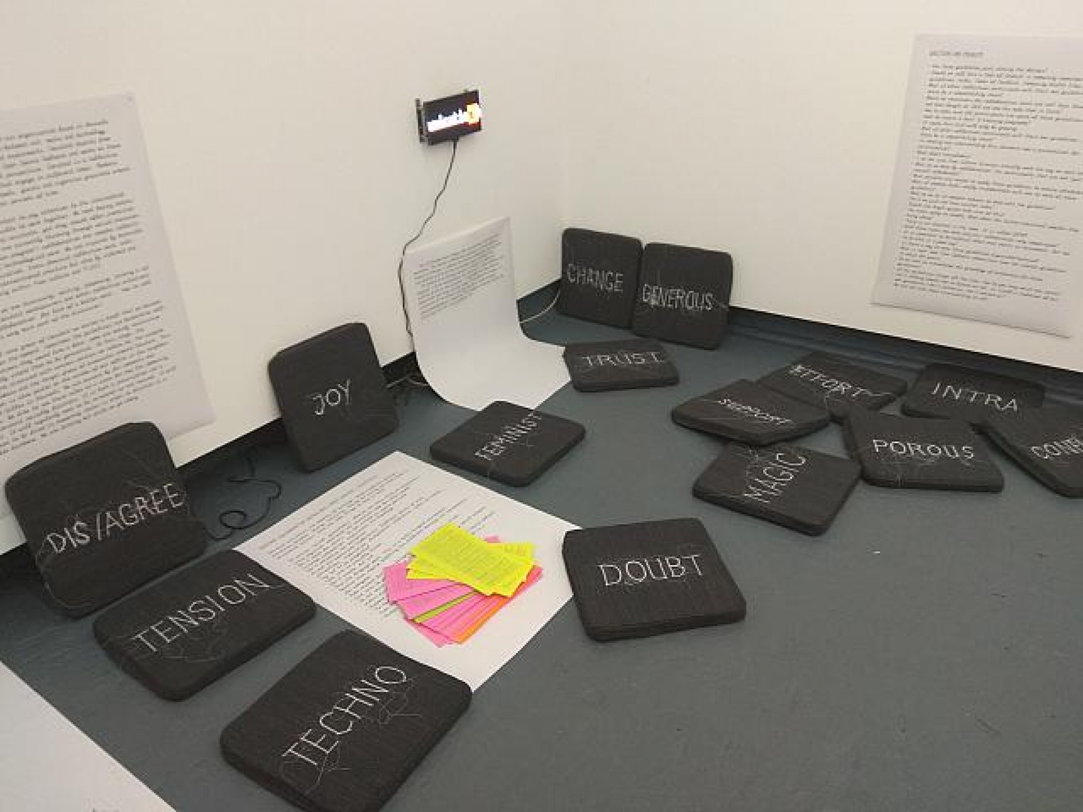 Constant - Collective Conditions, Open Scores tentoonstelling, Berlijn, installatie © Peter Westenberg - Constant